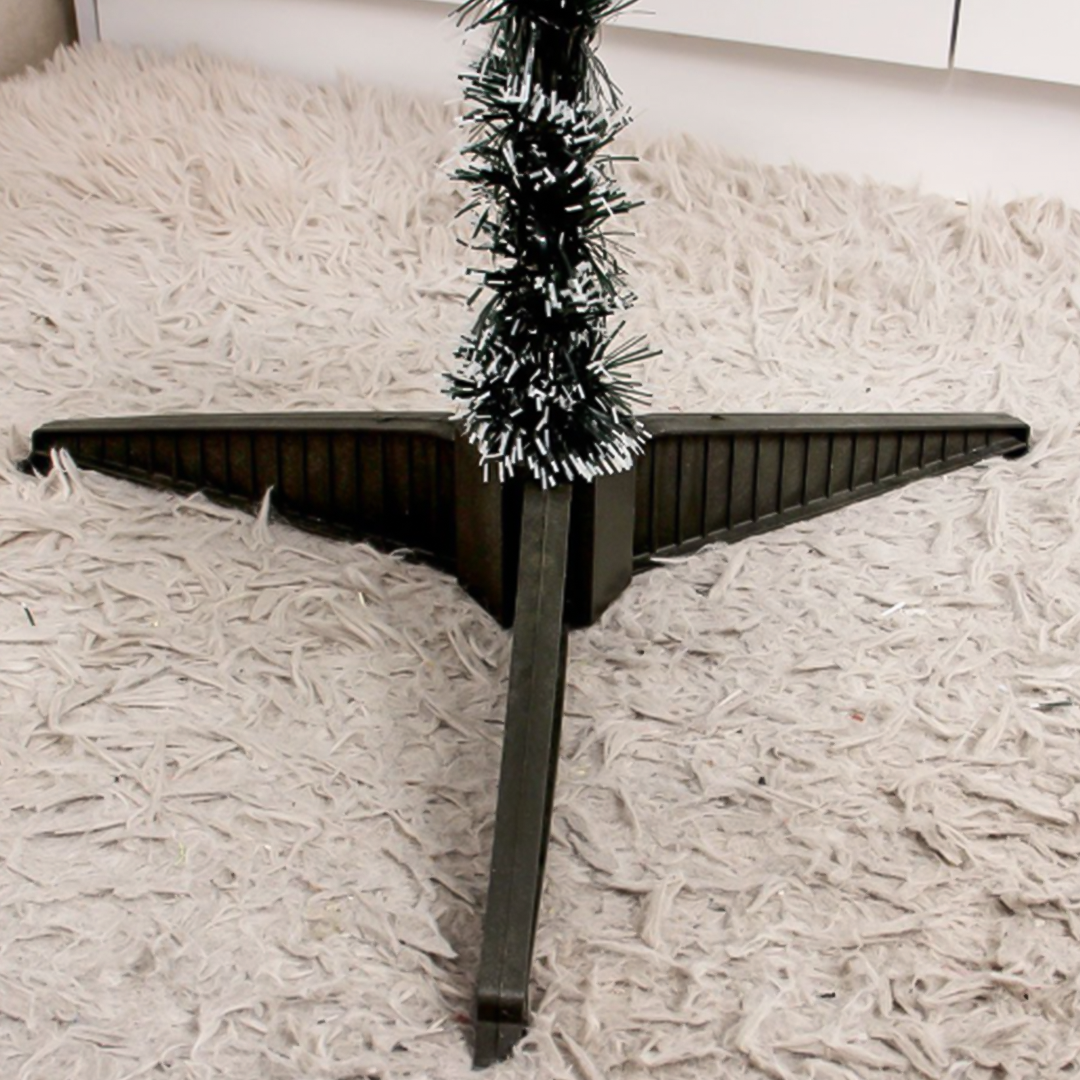 Árvore de Natal Nevada 150cm com 220 Galhos Cheios
