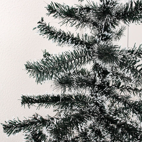 Árvore de Natal Nevada 180cm com 320 Galhos Cheios